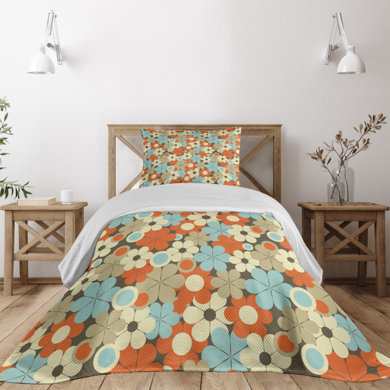 Retro Simple Flowers Bedspread Set
