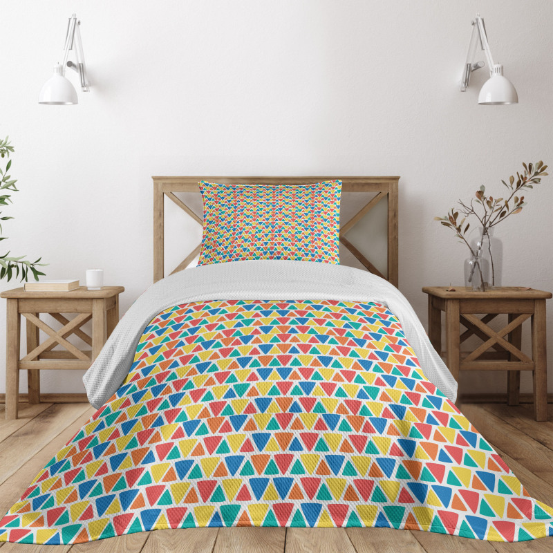 Triangular Ornamentation Bedspread Set