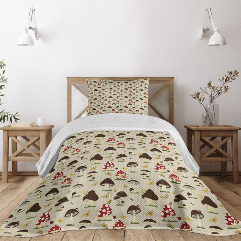 Wild Forest Bees Dots Bedspread Set