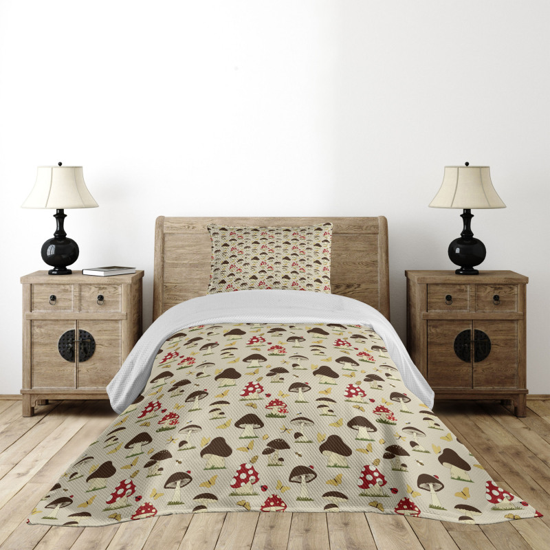 Wild Forest Bees Dots Bedspread Set