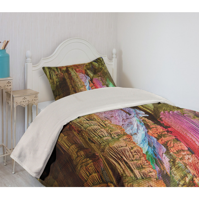 Geologic Cistern Rain Bedspread Set