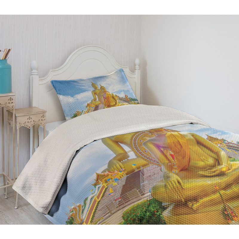 Mediate Statue Building Bedspread Set