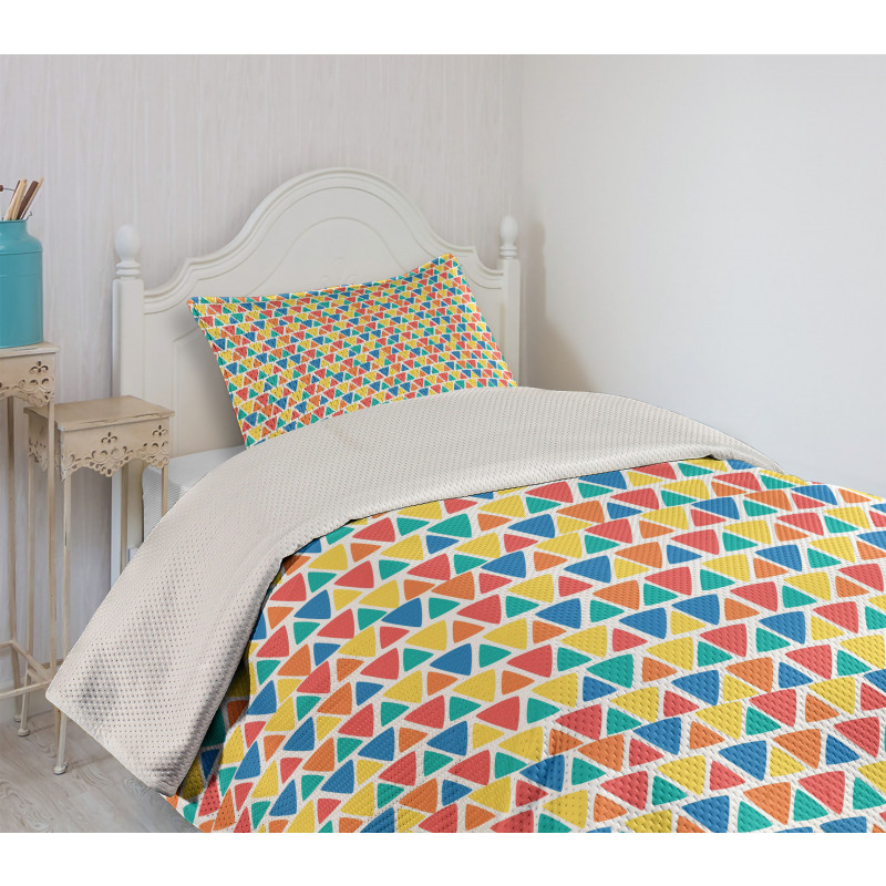 Triangular Ornamentation Bedspread Set