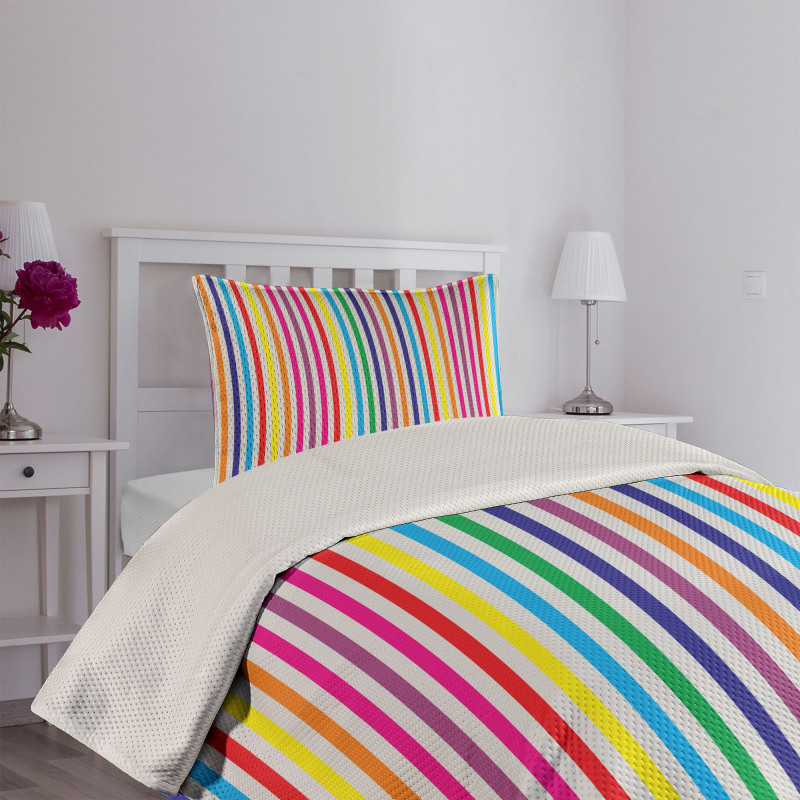 Vertical Stripes Print Bedspread Set