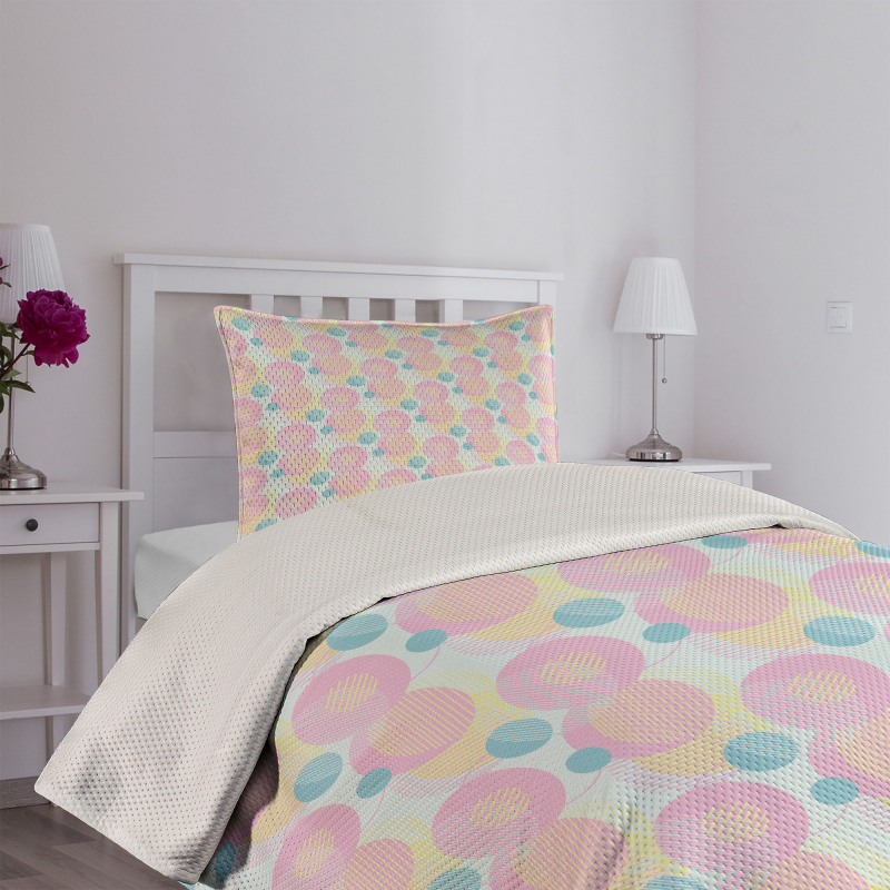 Circles with Hatching Bedspread Set