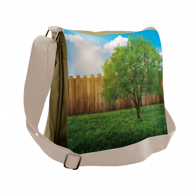 Life Tree Yard Field Messenger Bag
