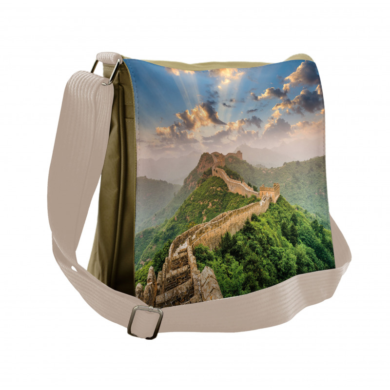 Wonder on Hill Messenger Bag