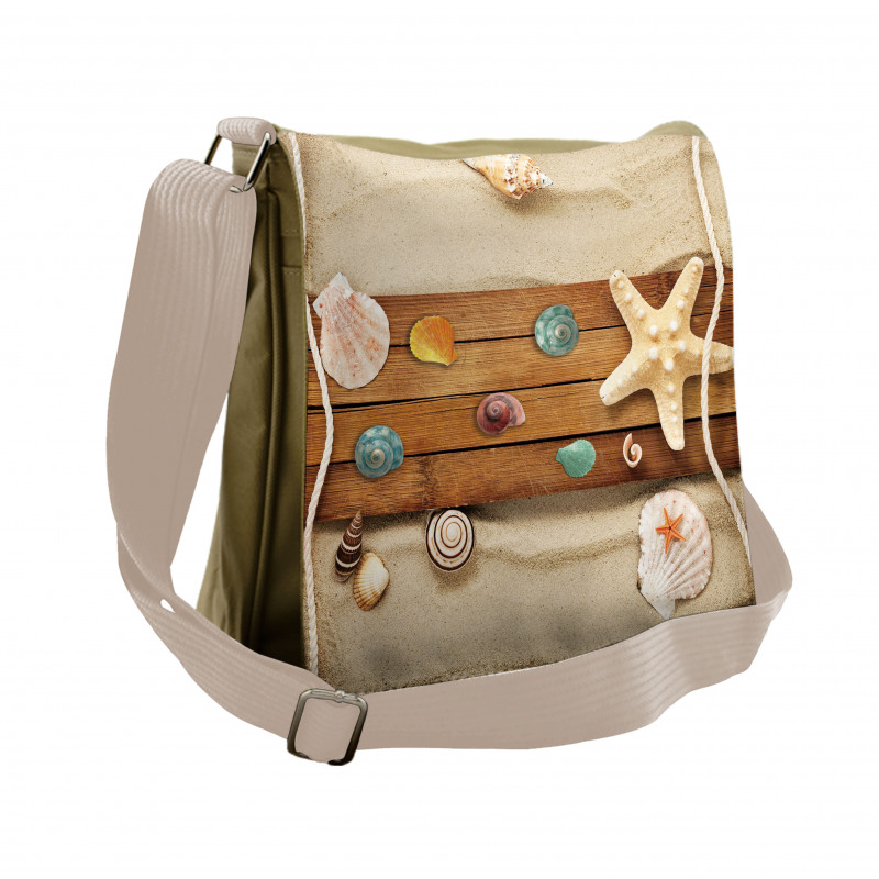 Rustic Board Seashells Messenger Bag