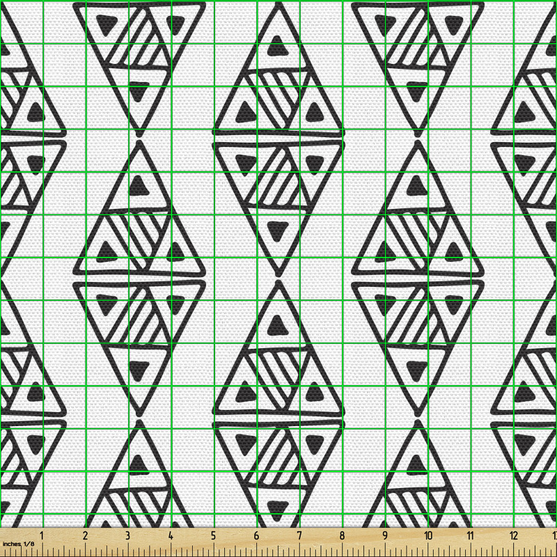 Geometrik Parça Kumaş Yüzeyi Desenli Üçgen Çizimli Kompozisyon