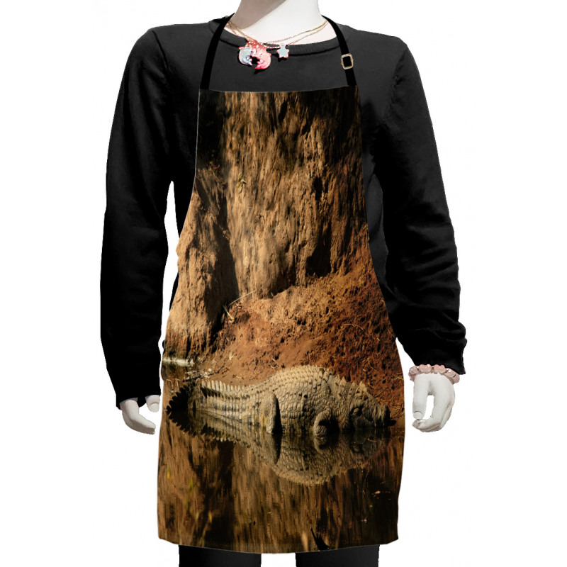 Crocodile Hunt in Wild Kids Apron