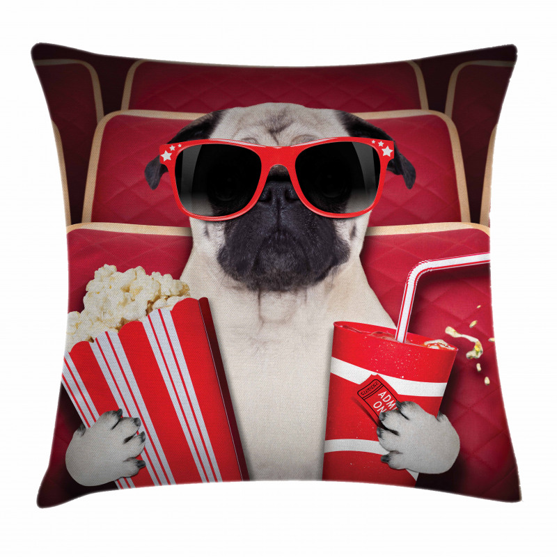 Komik Köpek Minder Kılıfı Sinemada Film İzleyen Gözlüklü Pug 