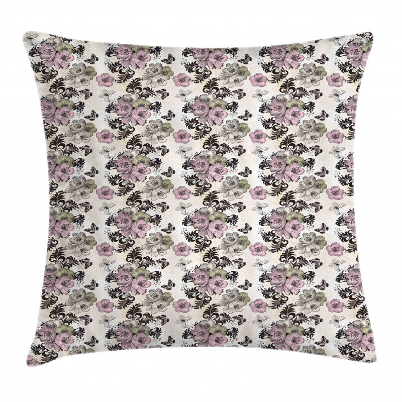 Nostalgic Floral Pattern Pillow Cover