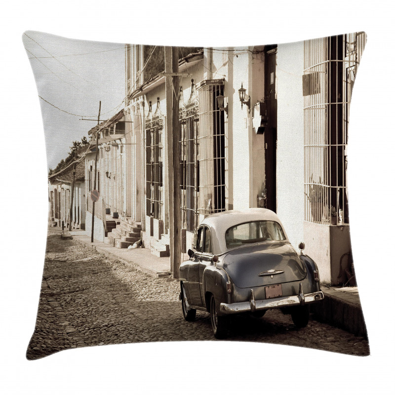 Old Car Cuba Street Pillow Cover
