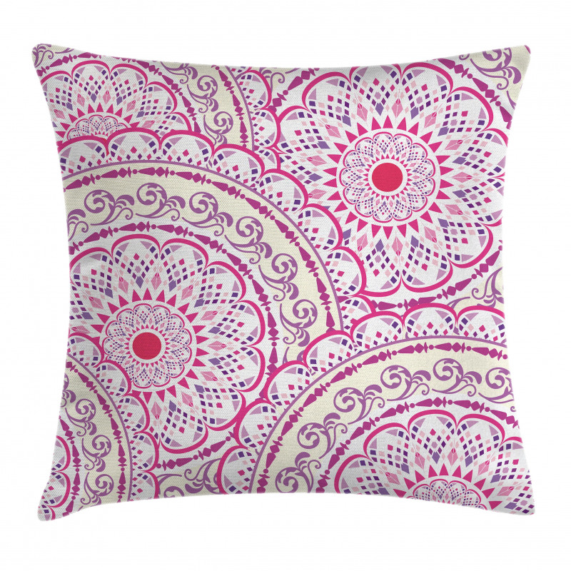 Leaf Like Circled Pattern Pillow Cover