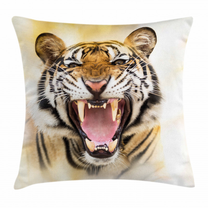 Young Panthera Growling Pillow Cover