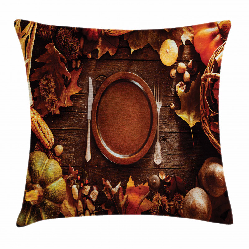 Dinner at Thanksgiving Pillow Cover