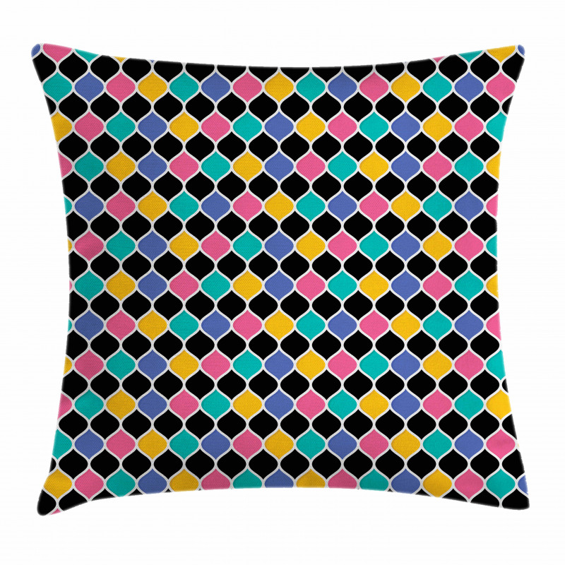 Interlinked Ogee Pattern Pillow Cover