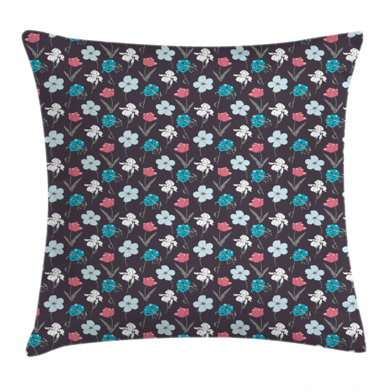 Classic Blossoming Daffodils Pillow Cover