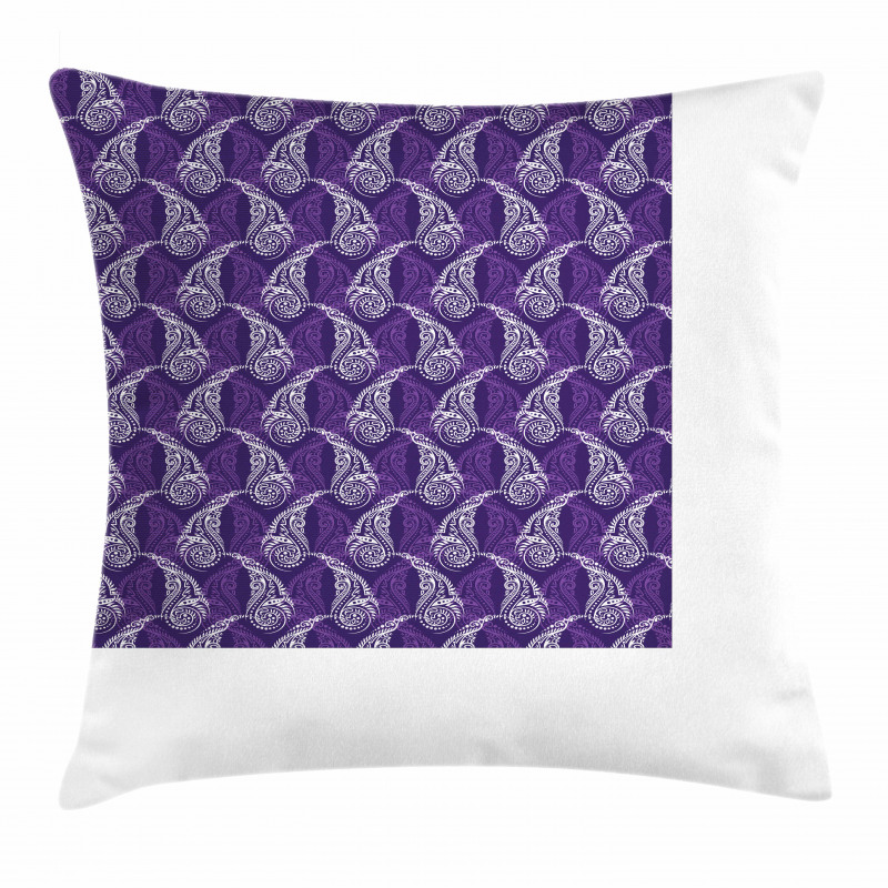Detailed Paisley Motifs Pillow Cover