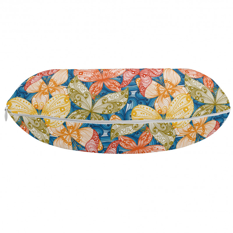 Çiçek Boyun Yastığı Mavi Kıvrımlı Fonda Desenli Kelebek Çizimleri