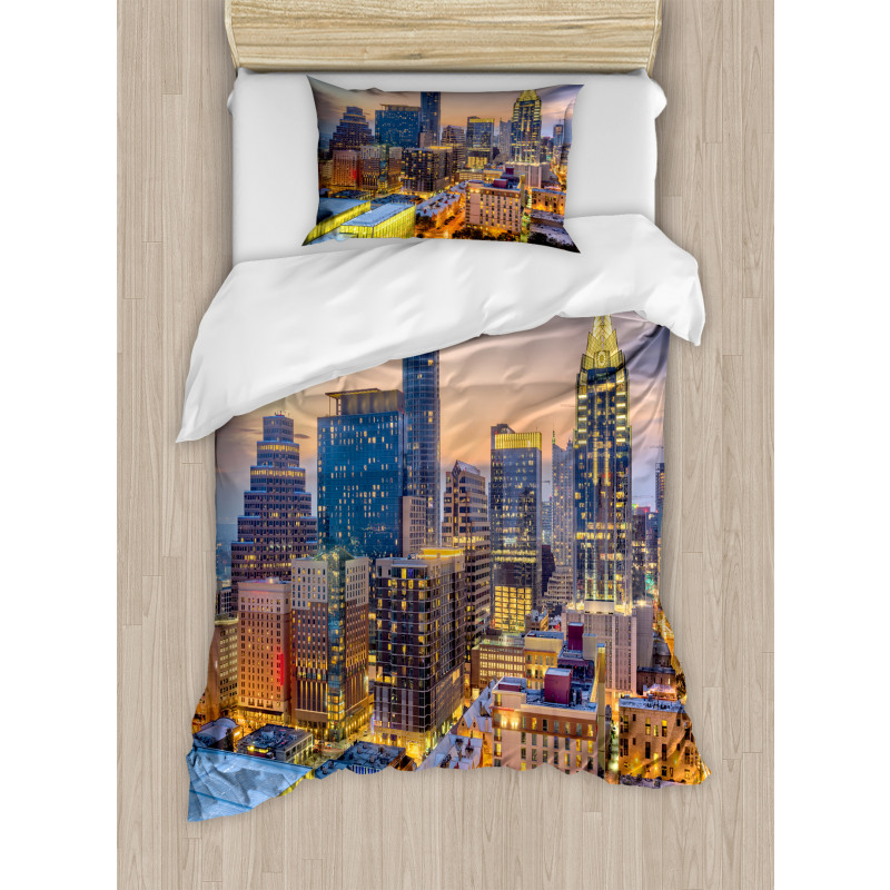 Urban Outdoor Scene at Dusk Duvet Cover Set