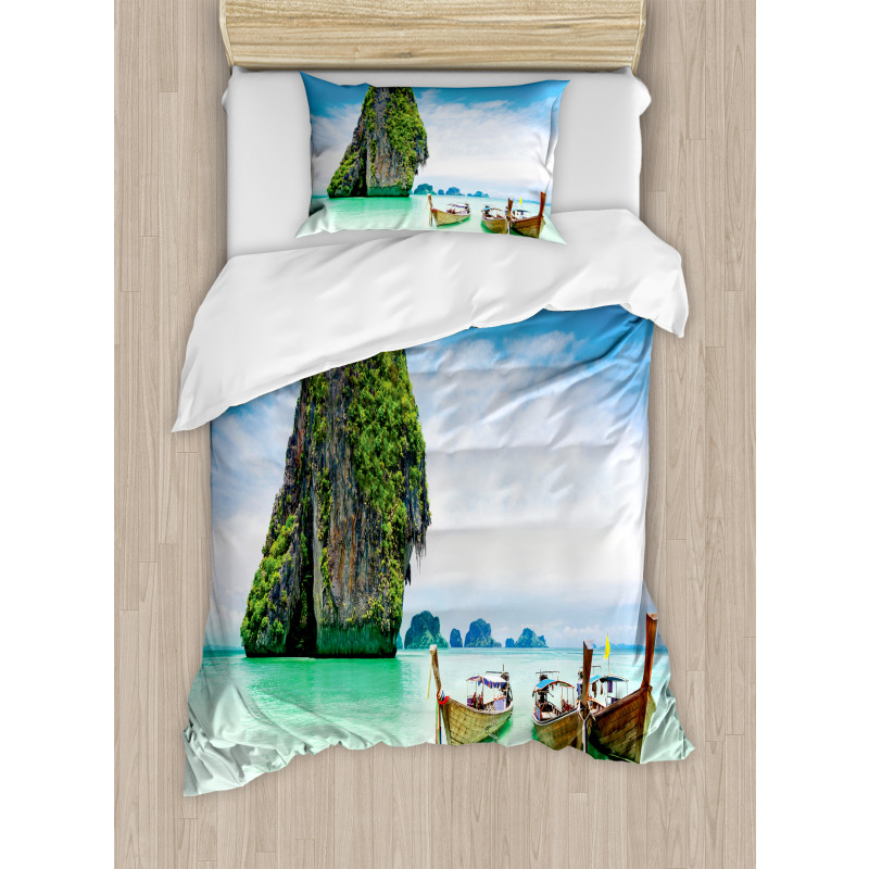 Rock in the Sea Coast Duvet Cover Set