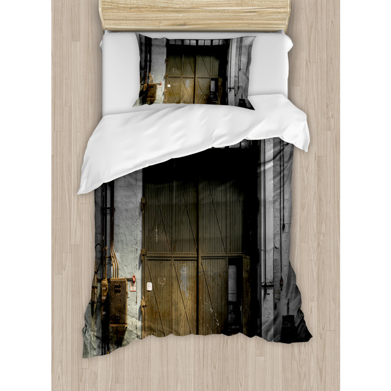 Broken Rusty Door Duvet Cover Set