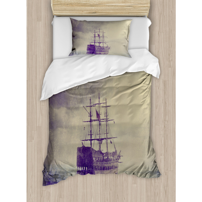 Old Pirate Ship in Sea Duvet Cover Set