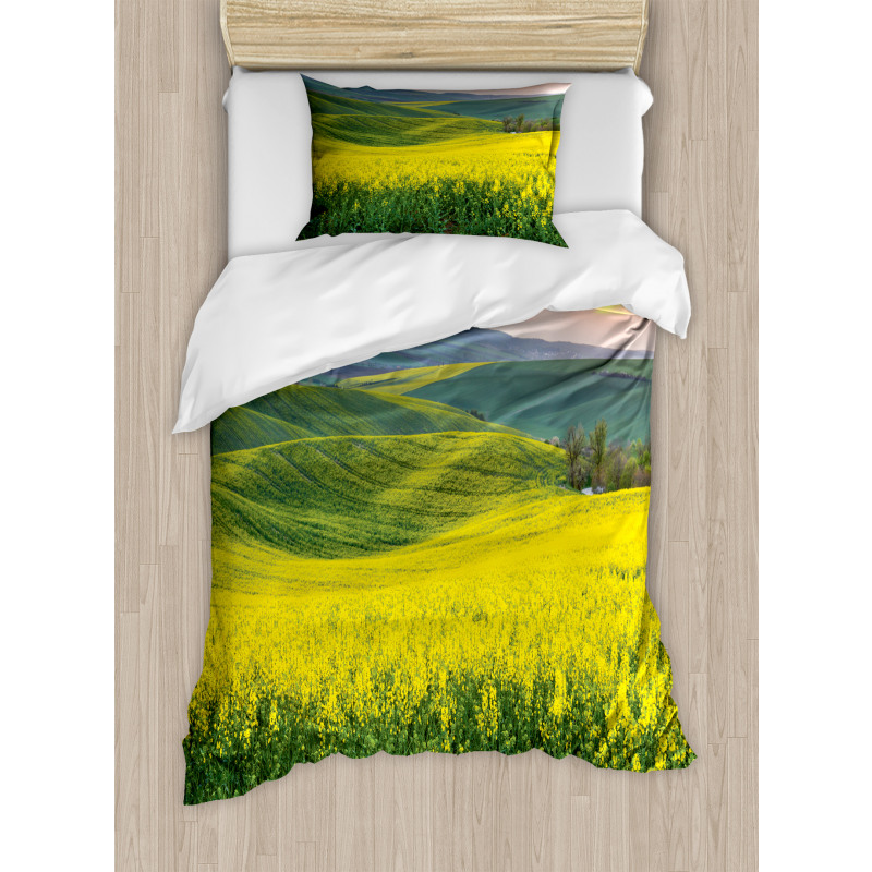 Hills Valley Sunrise Duvet Cover Set