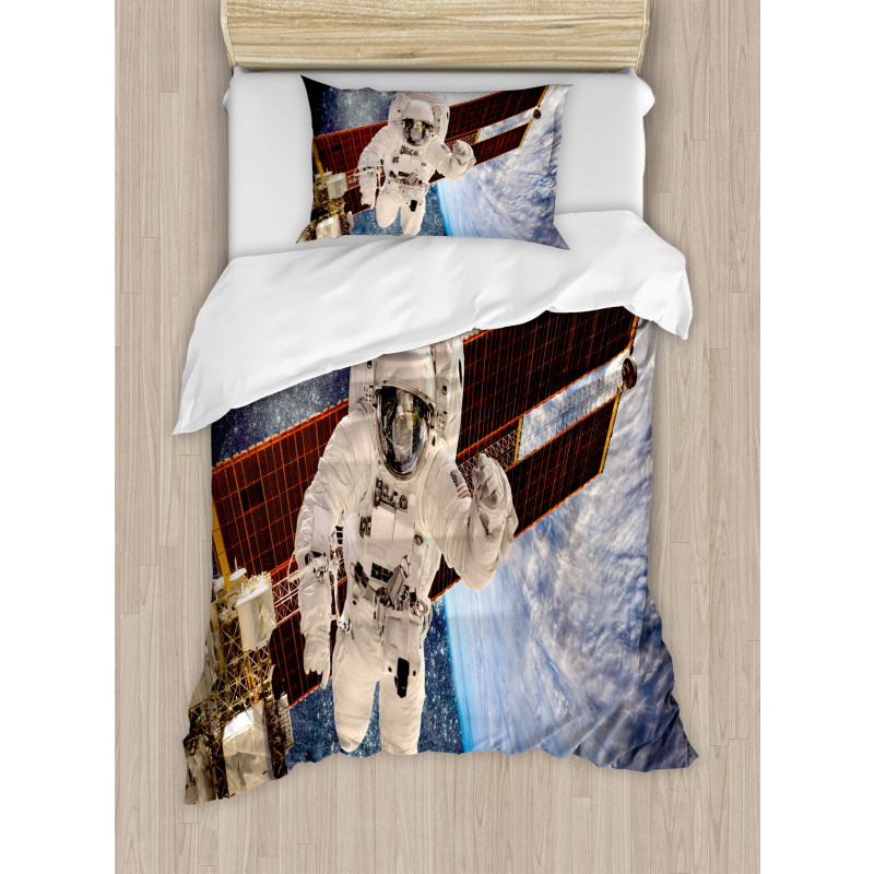 Gravity Astronaut Duvet Cover Set