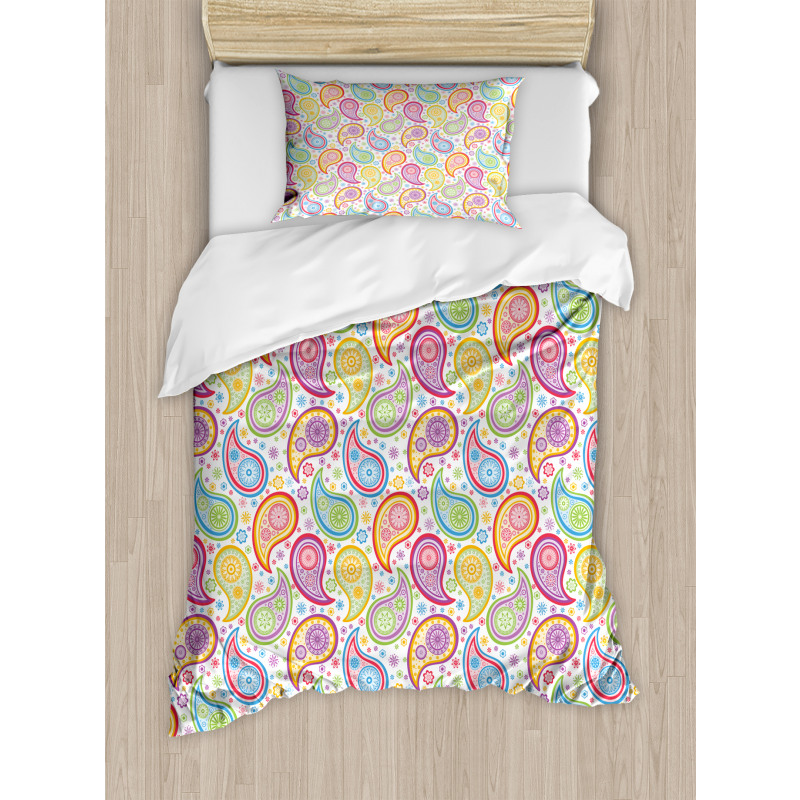 Colored Pattern Flower Duvet Cover Set