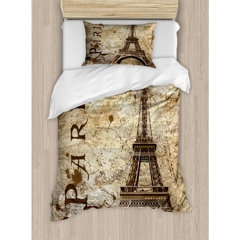 Eiffel Tower on Grunge Wall Duvet Cover Set