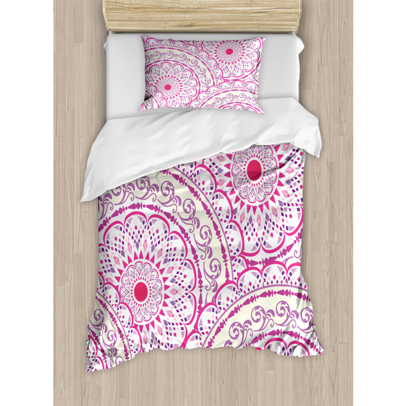 Leaf Like Circled Pattern Duvet Cover Set