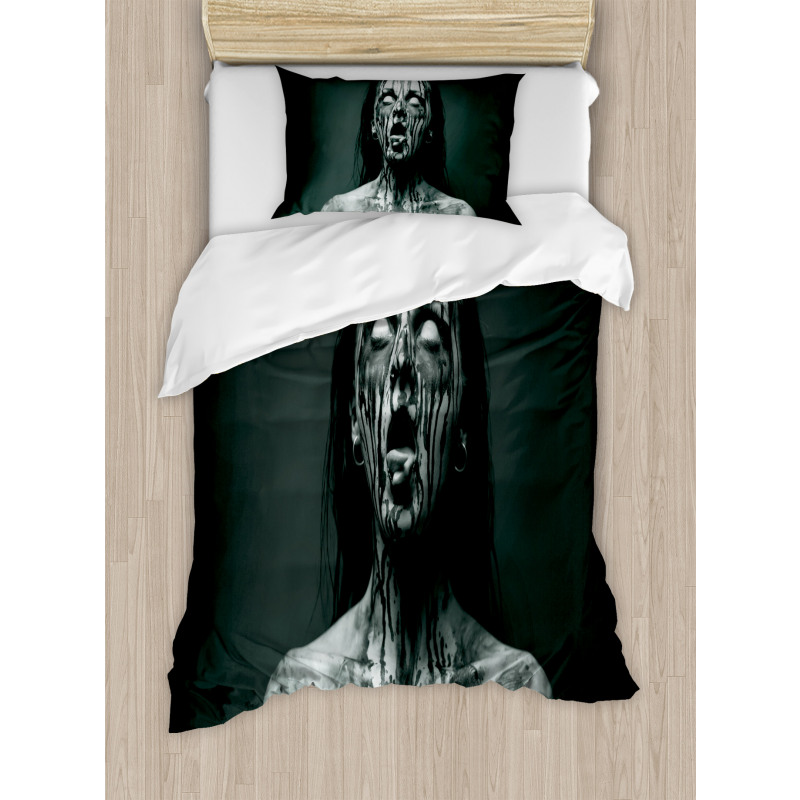 Screaming Woman Duvet Cover Set