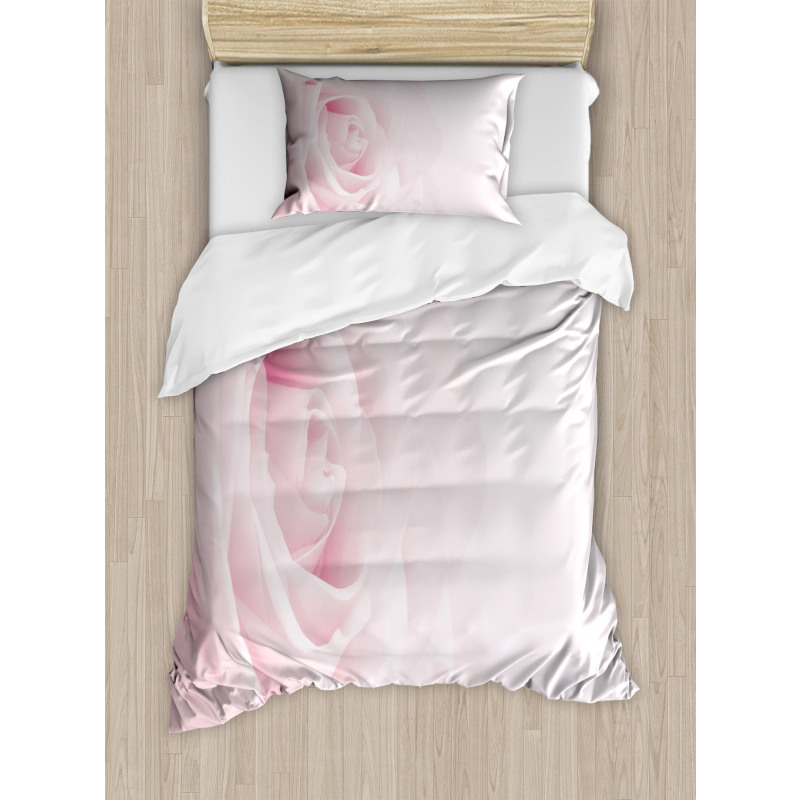 Close up Pink Flourish Duvet Cover Set