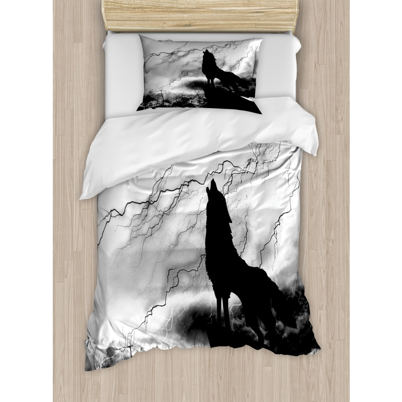 Howling Under Full Moon Duvet Cover Set