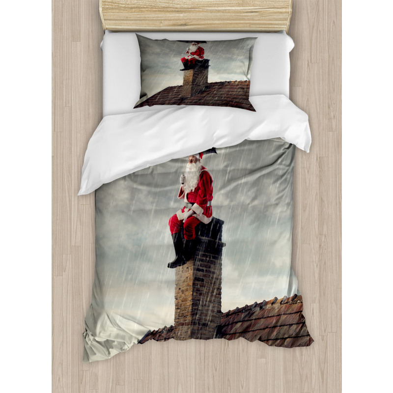 Santa on Chimney in Rain Duvet Cover Set