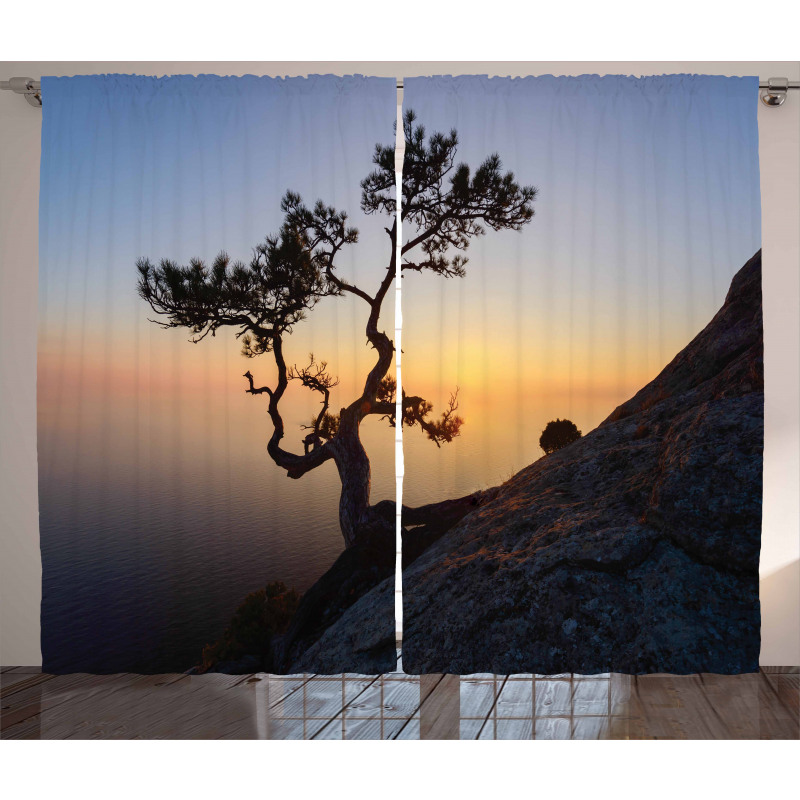 Picturesque Black Sea Curtain