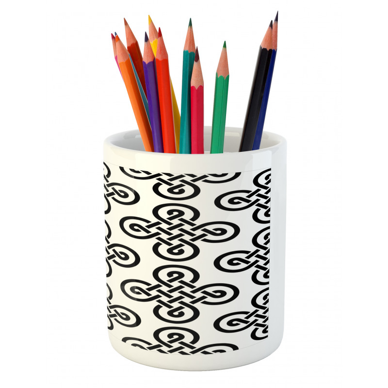 Old-Fashion Knot Motifs Pencil Pen Holder