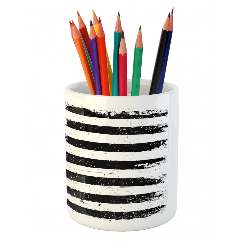 Black and White Flag Pencil Pen Holder