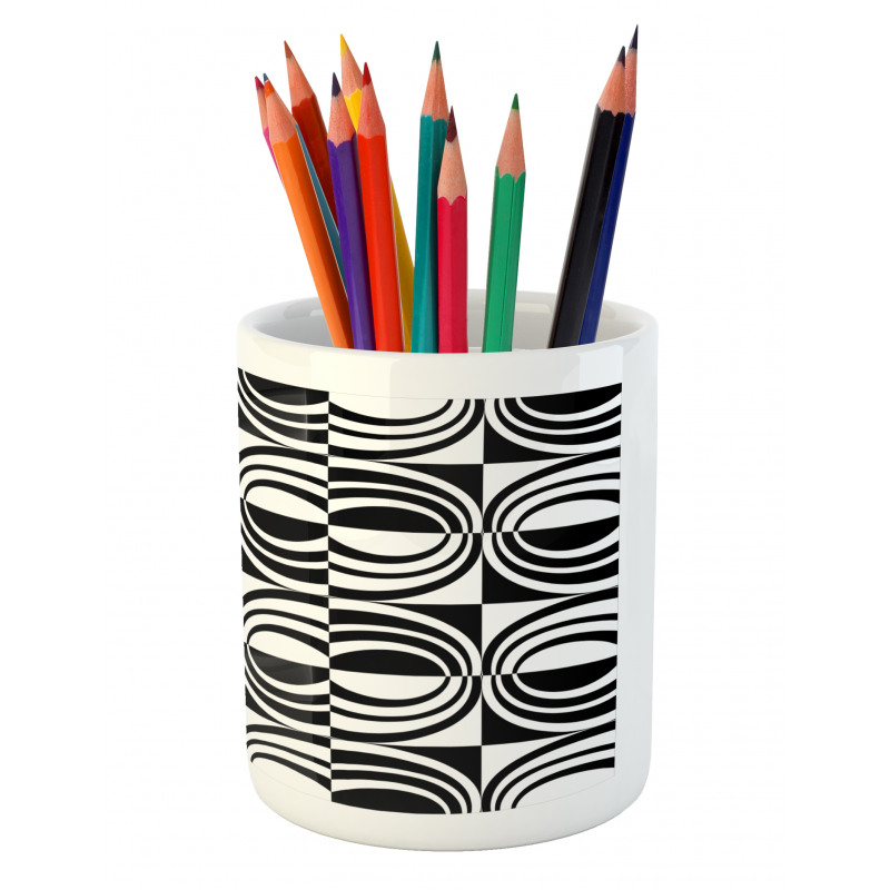 Checkered Curvy Pencil Pen Holder