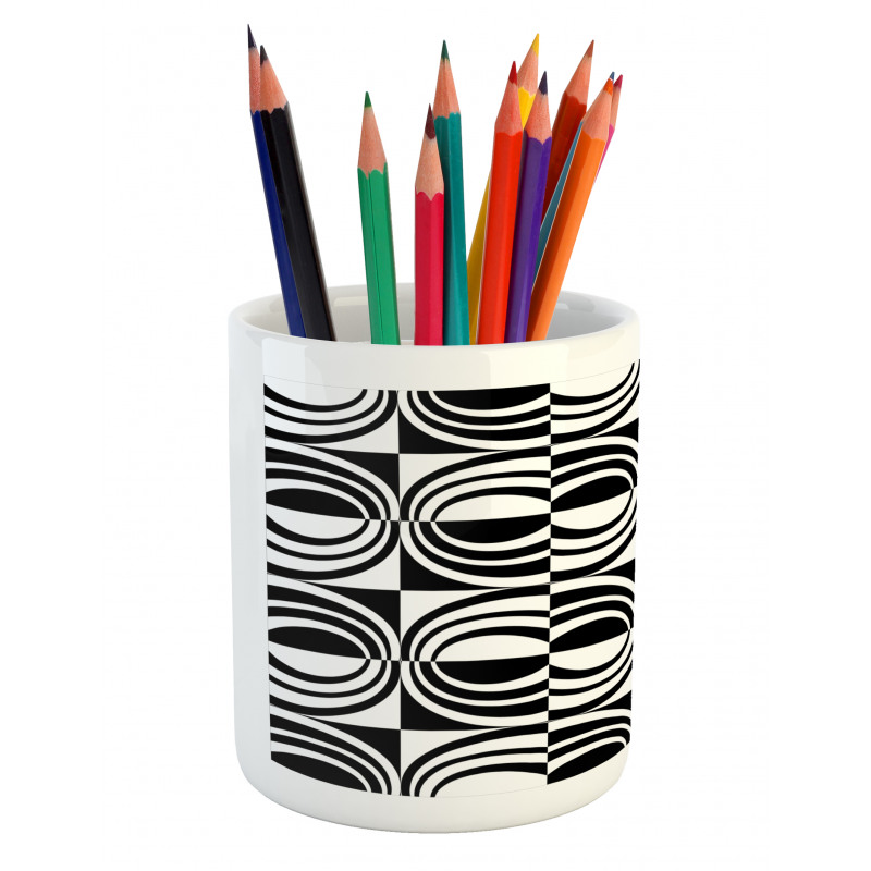 Checkered Curvy Pencil Pen Holder