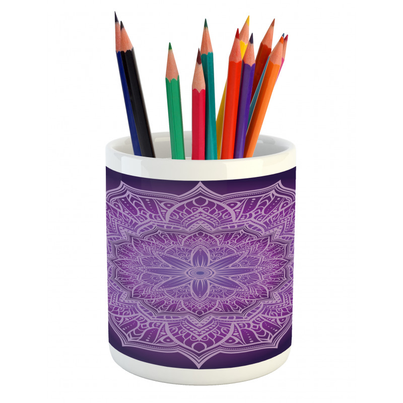 Hand-Drawn Lace Pencil Pen Holder