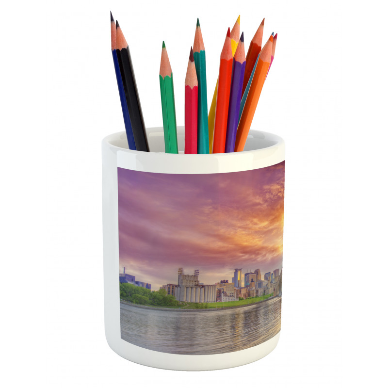 Stone Arch Bridge Pencil Pen Holder