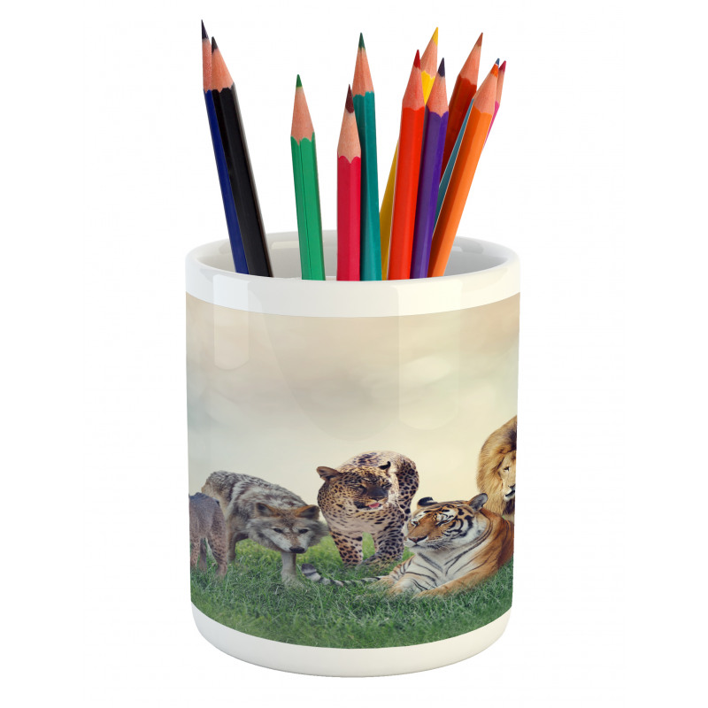 Digital Animals on Grass Pencil Pen Holder