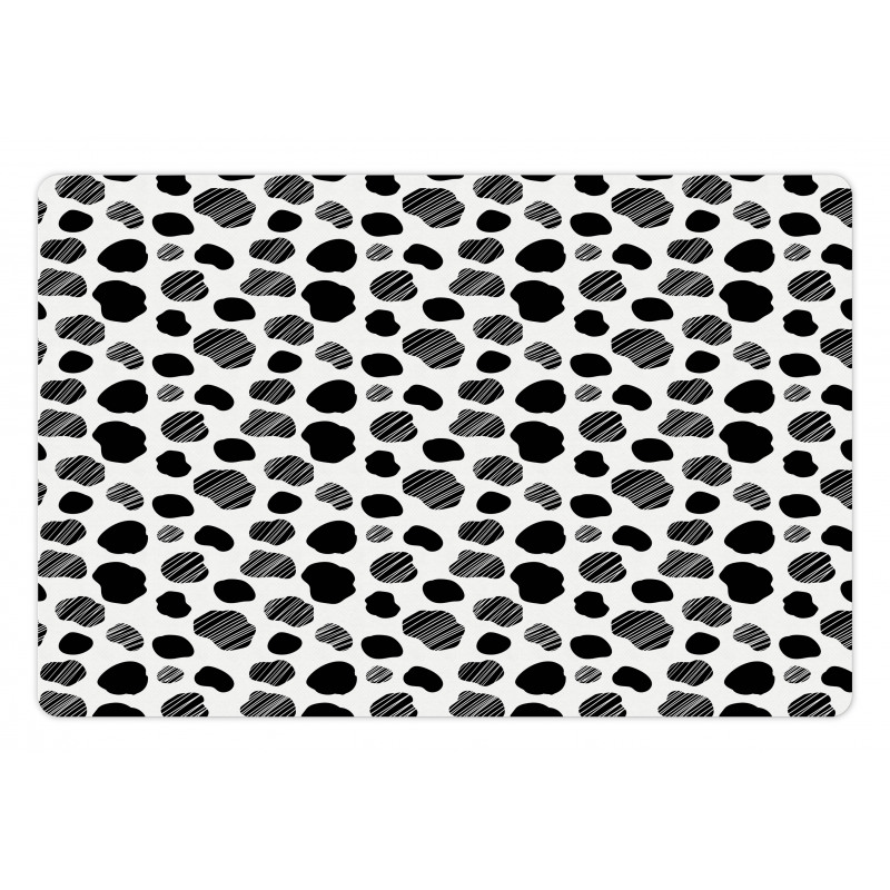 Black and White Dots Pet Mat