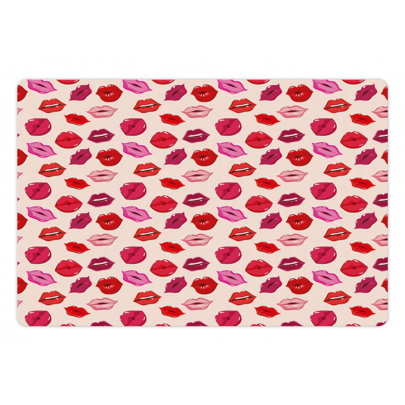 Vivid Colored Lips Glamour Pet Mat