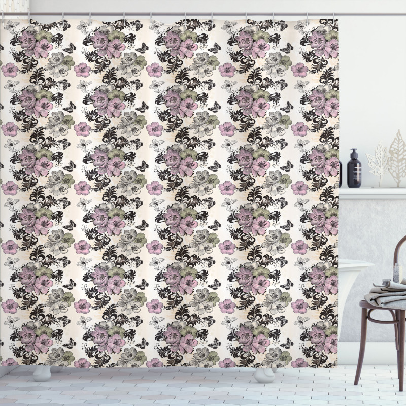 Nostalgic Floral Pattern Shower Curtain