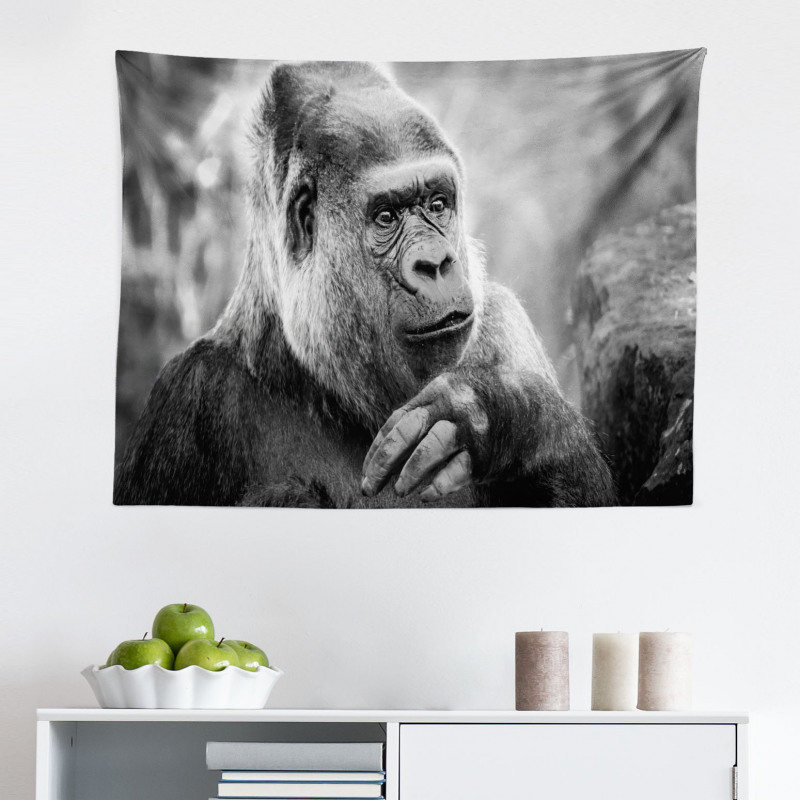 Fotoğraf Mikrofiber Geniş Duvar Halısı Vahşi Doğadaki Goril ve Elleri Bulanık Gri