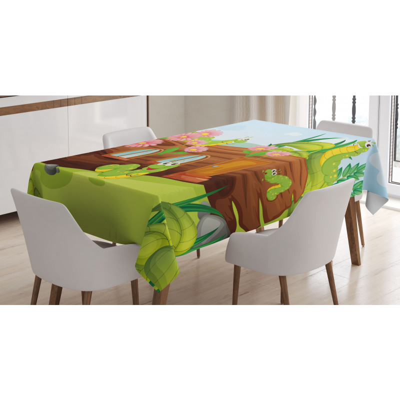 Worms in Wooden Tree Tablecloth